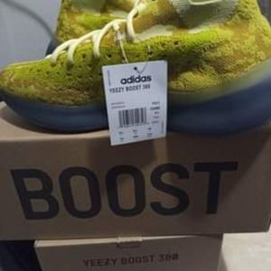 Yeezy 380 Size 10